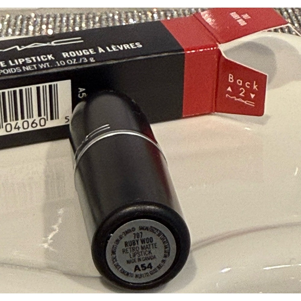 Mac Cosmetics Retro Matte Lipstick in RUBY WOO BNIB The famous Red 707 New - Picture 7 of 7